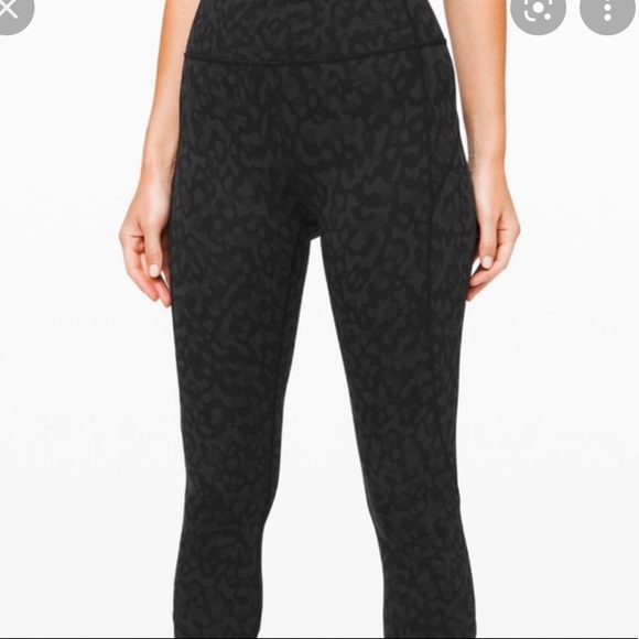 lululemon In Movement 7/8 Tight - Picture 2 of 7